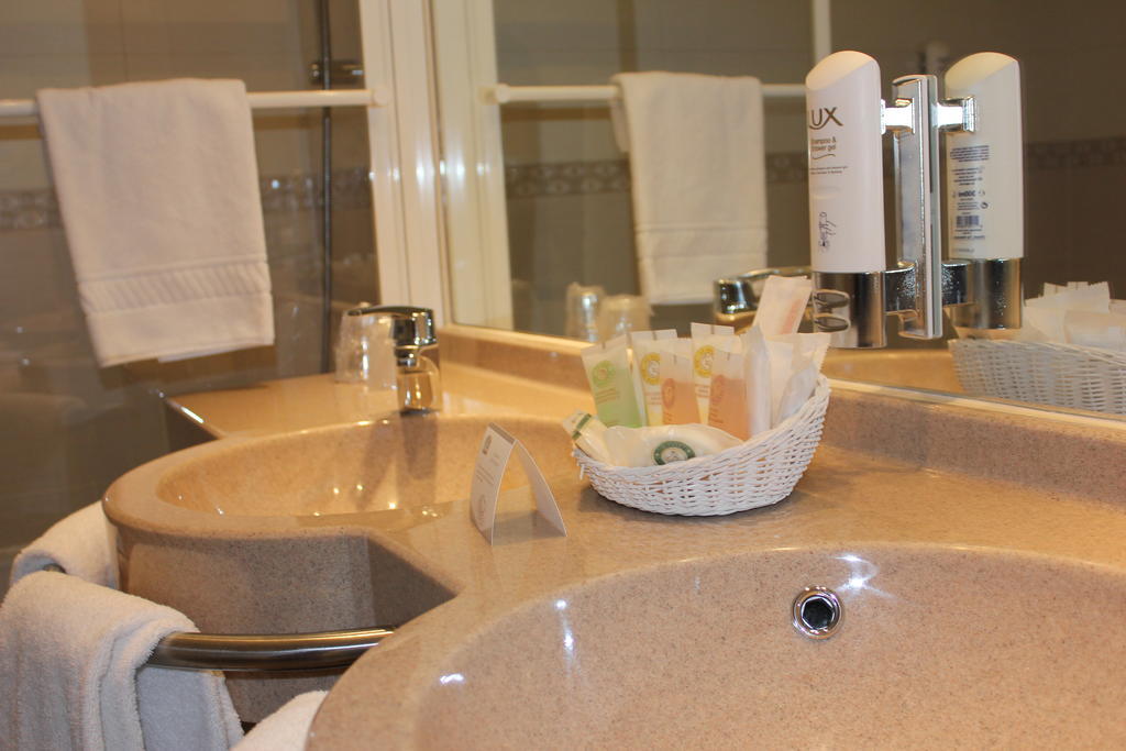 Best Western Plus Hotel Malherbe Caen Rom bilde